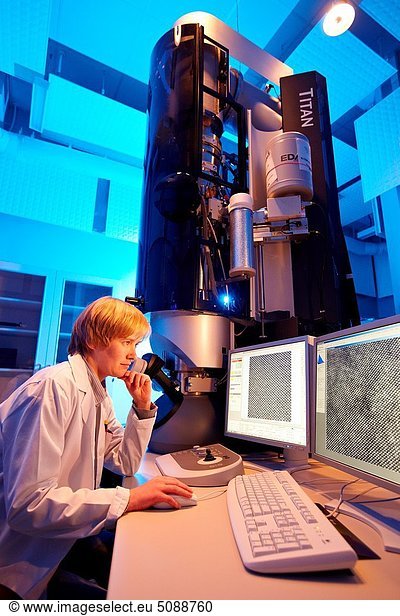 Atomic Resolution Imaging Using Tem Atomic Resolution Imaging Using Tem