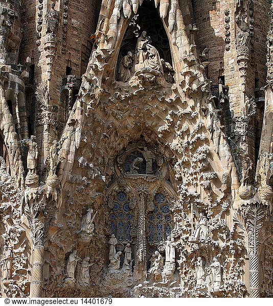 The Basilica I Temple Expiatori De La Sagrada Familia Sagrada Familia