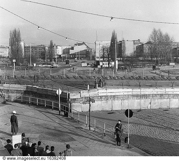 The Berlin Wall Building Began On August The Building Of The