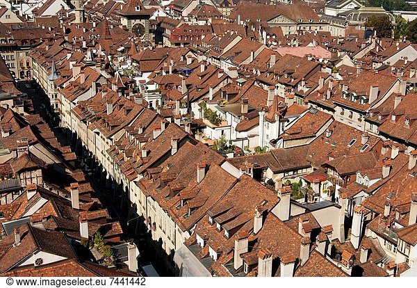 über Gebäude Stadt Geschichte rot Ansicht Bern alt Schweiz