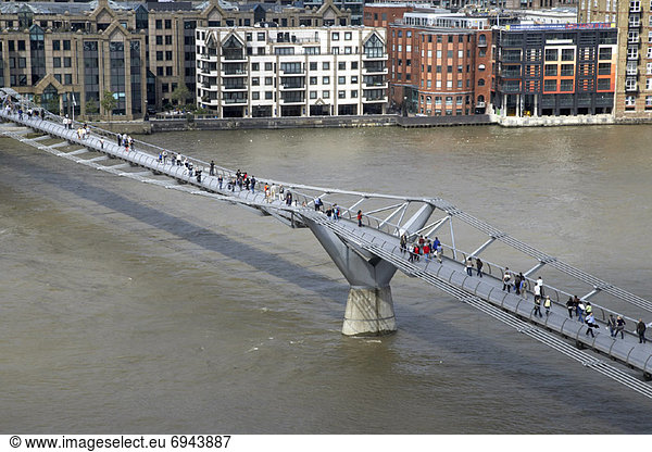 über  London  Hauptstadt  Brücke  Fluss  Themse  Jahrtausend  England