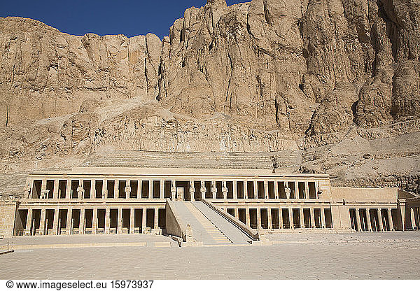 Überblick  Leichentempel der Hatschepsut (Deir el-Bahri)  UNESCO-Weltkulturerbe  Thebanische Nekropole  Luxor  Theben  Ägypten  Nordafrika  Afrika