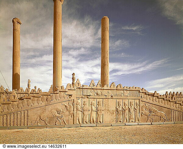 ÃœF  Geo hist  Iran  StÃ¤dte  Persepolis (Parsa)  erbaut ab 518 vChr.  zerstÃ¶rt 330 vChr.  Osttreppe der Audienzhalle (Apadana)
