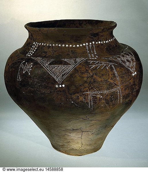 ÃœF  Kunst  Epochen  Antike  Kelten  Keramik  beutelfÃ¶miges GefÃ¤ÃŸ mit RollrÃ¤dchendekor  1. HÃ¤lfte 1. Jahrtausend  Fischbach (Nittenau)  Oberpfalz  PrÃ¤historische Staatssammlung  MÃ¼nchen