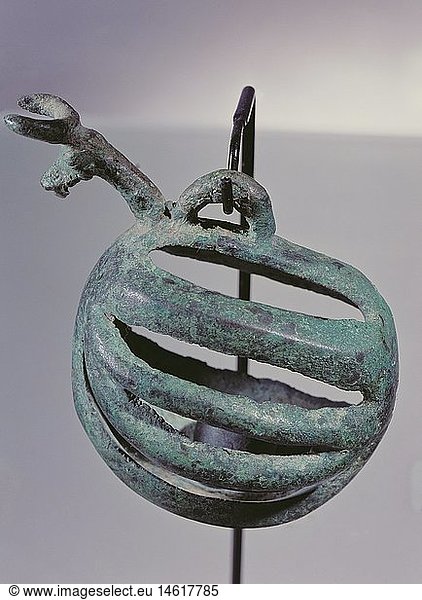 ÃœF  Kunst  Epochen  Antike  Lorestan  Skulptur  Schelle  Bronze  um 1200 v. Chr.  Stadmusuem MÃ¼nchen