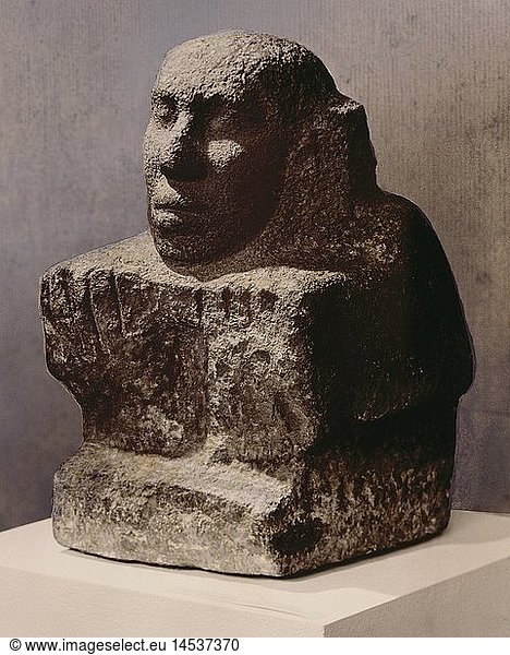 ÃœF  Kunst  Epochen  Mesoamerika  Azteken  Skulptur  hockender Gott  Mexiko  um 1500  Ethnologisches Museum  Berlin
