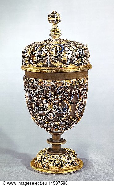 ÃœF  Kunst  GefÃ¤ÃŸ  TrinkgefÃ¤ÃŸ  Deckelpokal  Horn  Gold  Email  Edelstein  wahrscheinlich aus Spanien  erste HÃ¤lfte 17. Jahrhundert  Kunsthistorisches Museum  Wien