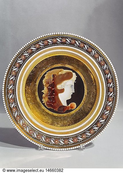 ÃœF  Kunst  Porzellan  Teller mit Motiv einer kopierten Gemme mit Kopf des Alexander des GroÃŸen  Manufaktur Berlin  Deutschland  um 1830  Porzellansammlung der Residenz MÃ¼nchen