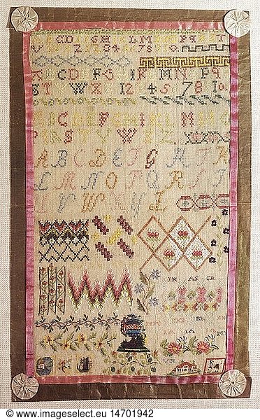 ÃœF  Kunst  Stickerei  Stickmustertuch  Seidengarn auf Wolle  Klosterschule Nonnberg  Salzburg  um 1820/1830  Museum EuropÃ¤ischer Kulturen  Berlin