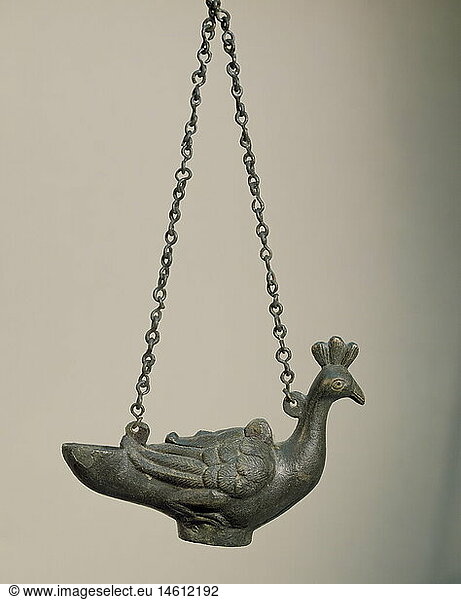 ÃœF  SG hist.  Wohnung  Lampen  Ã–llampe in Form eines Pfau  byzantinisch  Bronze  6./7. Jahrhundert  Nationalmuseum Damaskus
