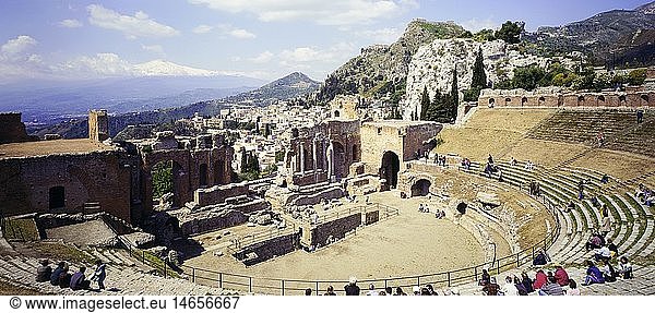 Ãœ - Geografie  Italien  Sizilien  Taormina  griechisch rÃ¶misches Theater  i.Hgr. Ã„tna