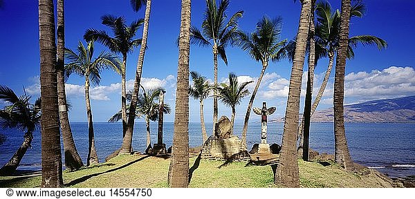 Ãœ Geografie  USA  Hawaii  Maui  StrÃ¤nde  Historische BegrÃ¤bnisstÃ¤tte am Strand von Kihei  Panoramabild