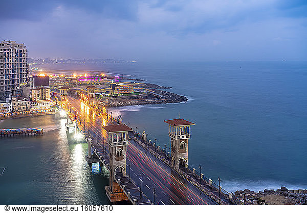 Ägypten  Alexandria  Stanley-Brücke bei Sonnenaufgang
