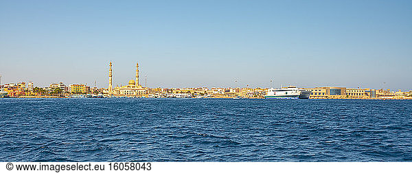 Ägypten  Regierungsbezirk Rotes Meer  Hurghada  Panorama der Stadt am Meer
