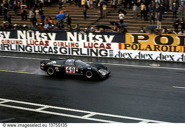 'Ian Skailes-John Hine´s Chevron B16 Ford racing at the Le Mans 24 hours race  eventually retired. 14 June 1970. '