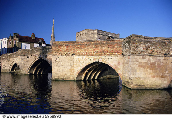 15. Jahrhundert Brücke über den Great Ouse River bei St. Ives Cambridgeshire England Vereinigtes Königreich Europa