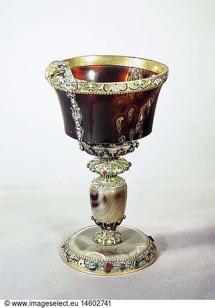 Ãœ Kunst  GefÃ¤ÃŸ  TrinkgefÃ¤ÃŸ  Pokal mit Adlerkopf  17. Jahrhundert  Onyx  Chalcedon  Gold  Diamant  Edelstein  Schatz des Grand Dauphin  Prado  Madrid