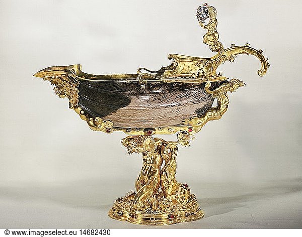 Ãœ Kunst  GefÃ¤ÃŸ  TrinkgefÃ¤ÃŸ  Trinkschale in Schiffsform  gefertigt von Johannes Lencker (1573 - 1637)  Augsburg  um 1625 / 1630  Achat  Silber  vergoldet  Diamant  Rubin  Schatzkammer der Residenz  MÃ¼nchen