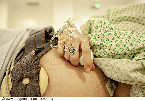 Ã?lÃ©onore and her last moment of pregnancy before giving Birth.