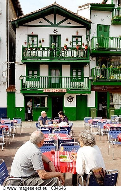 ´La Marina´  fishers´ old town. Hondarribia. Euskadi. Spain