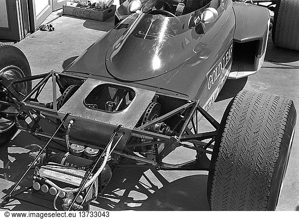 'Lotus 72 inboard-mounted front disc brakes connected to front wheels by drive shafts. One of these shafts breaking believed to be cause of Rindt´s fatal crash in practice for Italian GP that September. Spanish GP  Jarama  Spain 19 April 1970. '