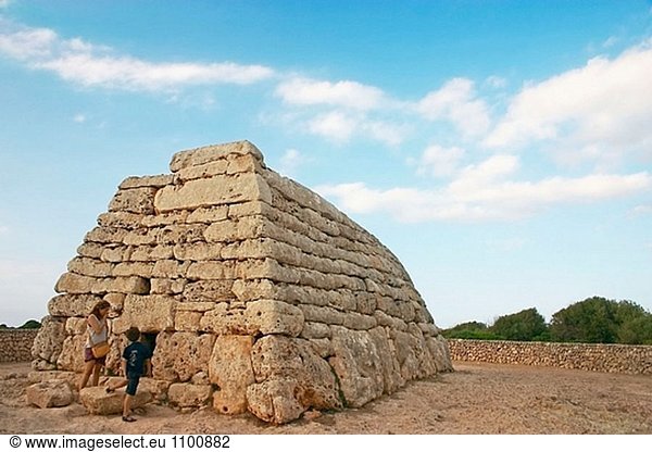 ´Naveta des Tudons´  prähistorisches Monument aus der talayotischen Kultur. Ciutadella. Menorca  Baelaric Inseln. Spanien