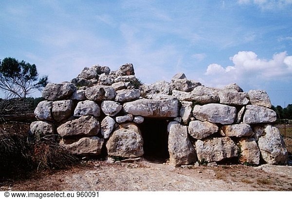 ´Naveta´ Rafal Rubí  prähistorisches Monument aus der talayotischen Kultur. Minorca. Baelaric Inseln. Spanien