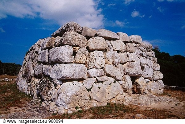 ´Naveta´ Rafal Rubí  prähistorisches Monument aus der talayotischen Kultur. Minorca. Baelaric Inseln. Spanien
