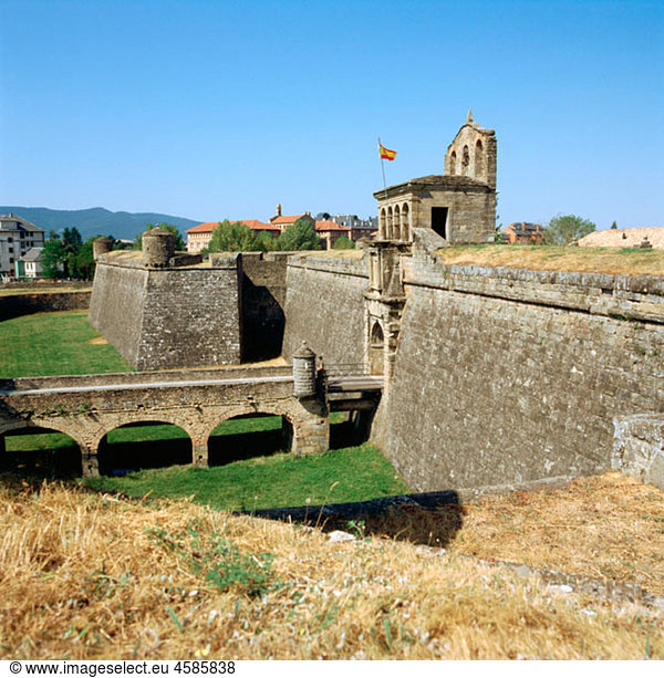 Â¥San PedroÂ¥ Castle in JacaÂ¥s Old Town. Huesca province. Aragon. Spain