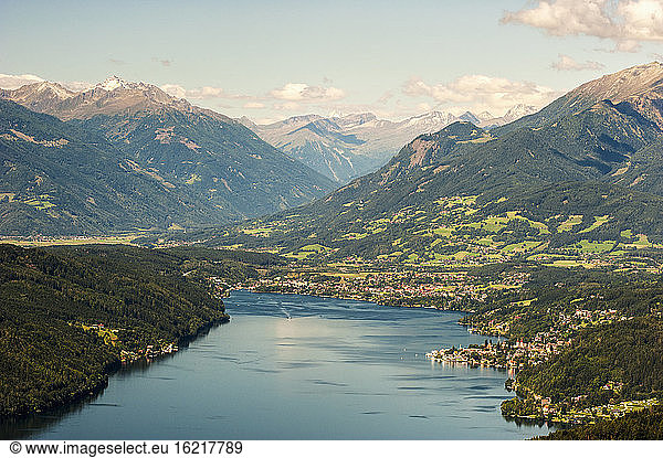 Österreich  Kärnten  Blick auf den Millstatter See mit Millstadt und Seeboden
