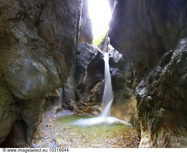 Österreich  Oberösterreich  Unterach am Attersee  Wasserfall Burggrabenklamm