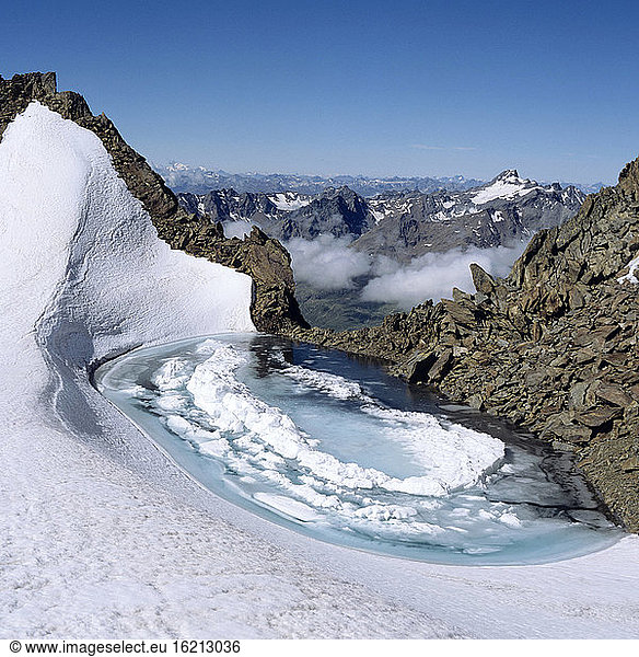 Österreich  Ötztaler Alpen  Blick von der Eiskastenspitze zum Glockenturm