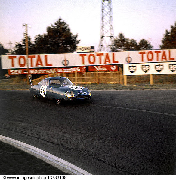 24 Stunden von Le Mans  22. Juni 1964. Andre Guilhaudin/Alain Bertaut  CD LM 64 Panhard  ausgeschieden.