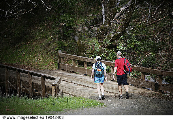 A couple hiking.