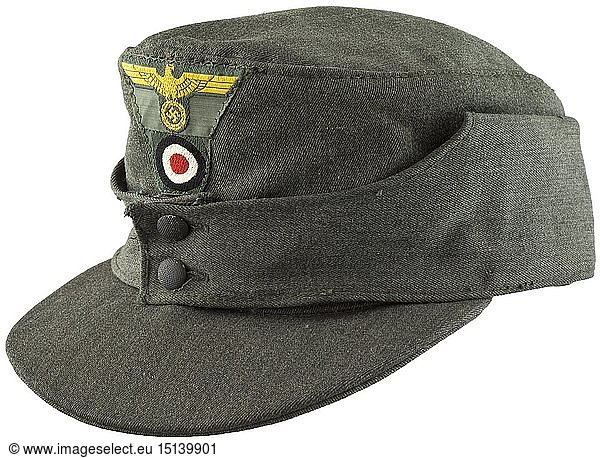 A field cap M 43 for coastal artillery personnel depot piece made from looted Italian cloth Grey painted zinc buttons  BeVo woven insignia  khaki-coloured inner liner with RB- and size stamp '56'. In mint condition. historic  historical  navy  naval forces  military  militaria  branch of service  branches of service  armed forces  armed service  object  objects  stills  clipping  clippings  cut out  cut-out  cut-outs  20th century