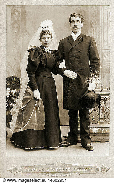 A5  Menschen hist  Hochzeit  Hochzeitspaar  Brautpaar  Franz und Katharina Wecker  Kabinettbild  Adalbert Werner  MÃ¼nchen  Deutschland  1894