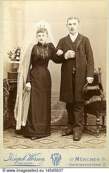 A5  Menschen hist  Hochzeit  Hochzeitspaar  Brautpaar  Kabinettbild  Joseph Werner  MÃ¼nchen  Deutschland  um 1890