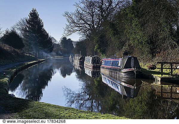 A tranquil morning on the Shropshire Union Canal  Audlem  Cheshire  England  United Kingdom  Europe
