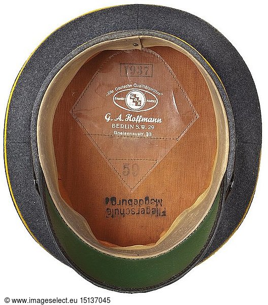 A visor cap for enlisted men/NCOs of aviation personnel or paratroopers Magdeburg aviation school historic  historical  Air Force  branch of service  branches of service  armed service  armed services  military  militaria  air forces  object  objects  stills  clipping  clippings  cut out  cut-out  cut-outs  20th century