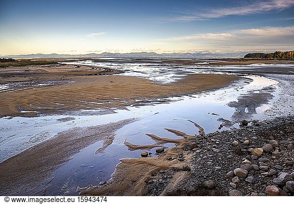 Abendstimmung bei Ebbe  Sandformationen am Küstenstreifen der Torrent Bay  Takaka  Tasman  Südinsel Neuseeland