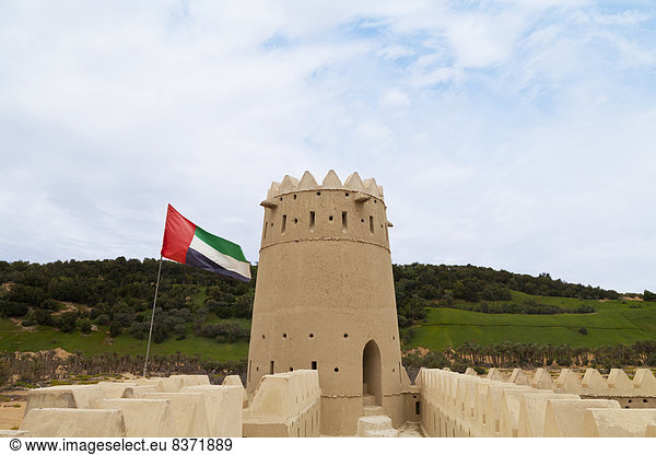 Abu Dhabi  Hauptstadt  Vereinigte Arabische Emirate  VAE  Fahne  Festung  Oase