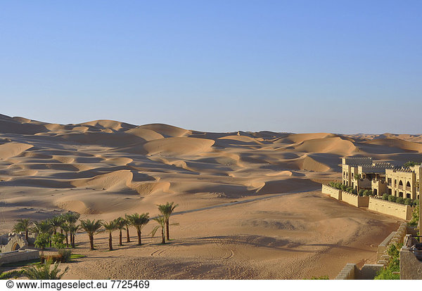 Abu Dhabi  Hauptstadt  Wüste  Düne  Qasr