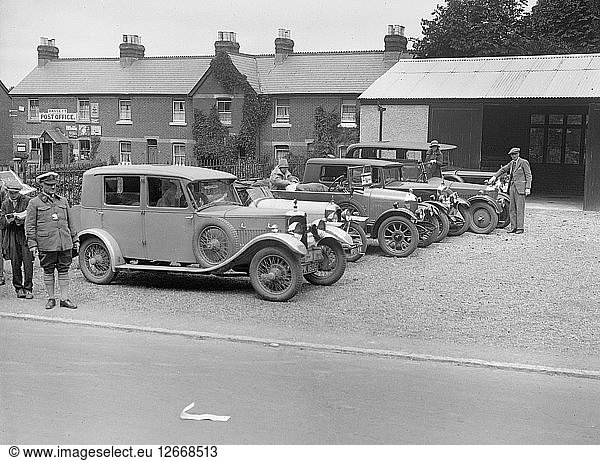 AC Acedes Limousine von Frau V. Bruce und Amilcar von P. Saltmarshe  Bournemouth Rallye  1928. Künstler: Bill Brunell.