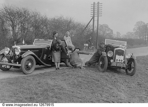AC 4-Sitzer Tourer von Kitty Brunell und einem Wolseley Hornet bei der RAC Rallye  1933. Künstler: Bill Brunell.
