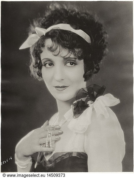Actress Betty Jewel  Head and Shoulders Publicity Portrait  1920's