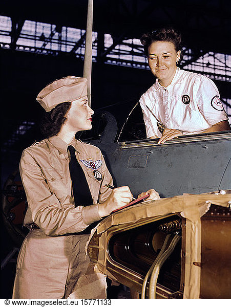 airplane  military  woman  World War II  occupations  historical