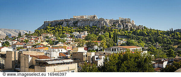 Akropolis und Dächer von Athen  Region Attika  Griechenland  UNESCO-Weltkulturerbe