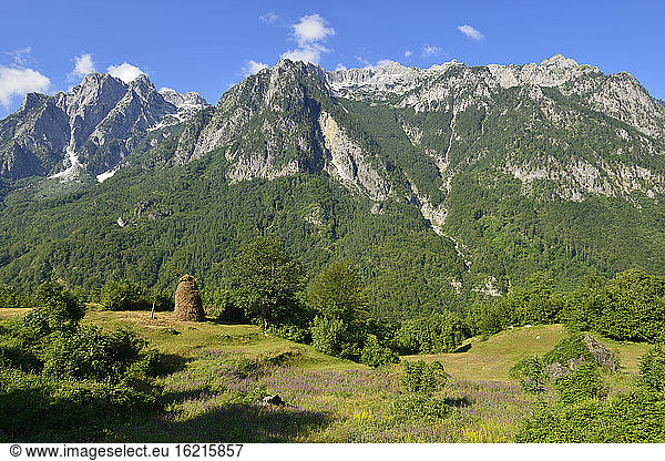 Albanien  Balkan  Blick auf den Valbona-Tal-Nationalpark
