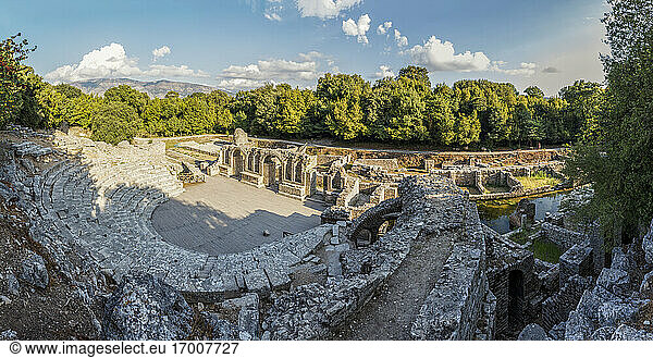 Albanien  Kreis Vlore  Butrint  Panorama des antiken Theaters von Buthrotum