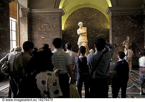Alexandros of Antioch work of art  The Venus de Milo  Louvre Museum   Paris  France  Europe
